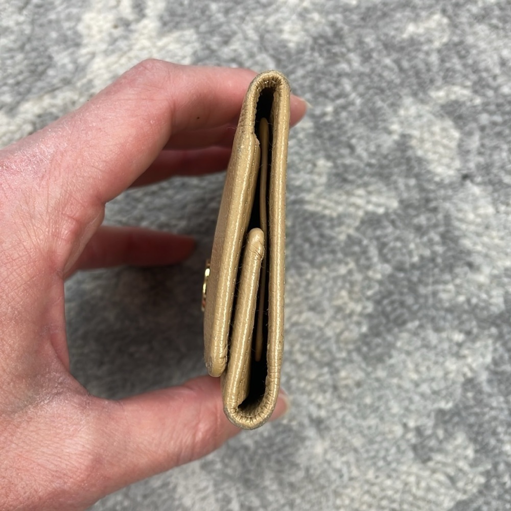 Chanel Interlocking CC Medallion Leather Keyholder Case Trifold Beige - Picture 7 of 17